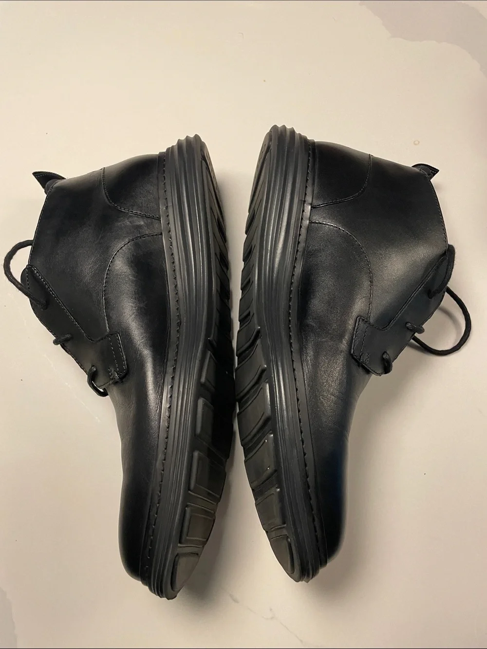 Cole Haan Black Leather original grand Chukka Boot with Cushioned Sole 10.5